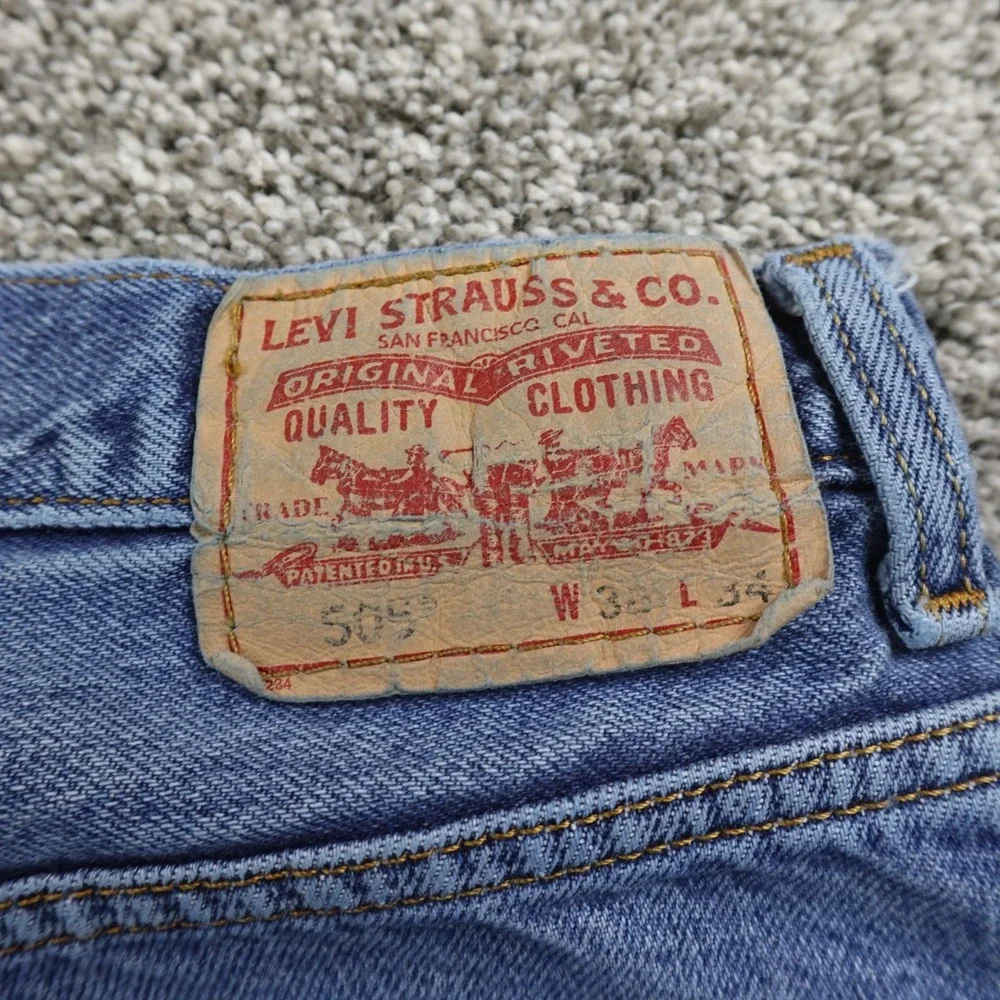 VTG Levis Jeans Mens 36X34 Dark Blue Denim Pants 505 Straight Fade Whiskered Y2K